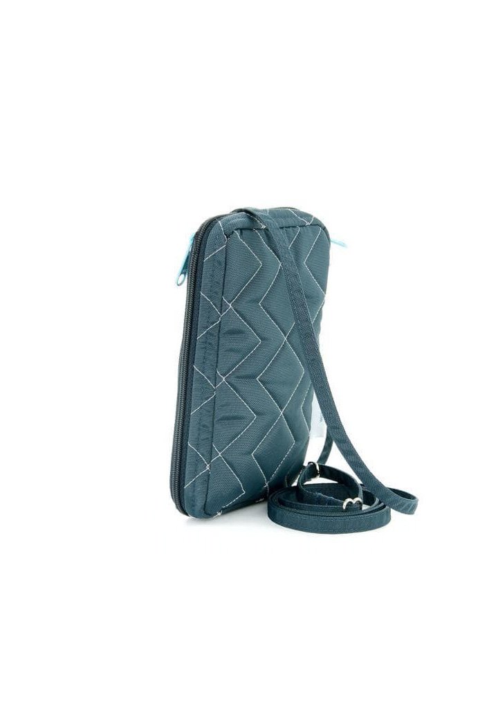 img_0_0_14 img_0_0_14